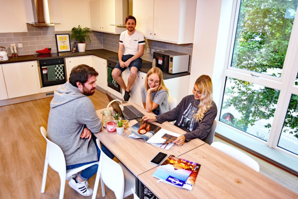 Six tips for living with new house mates